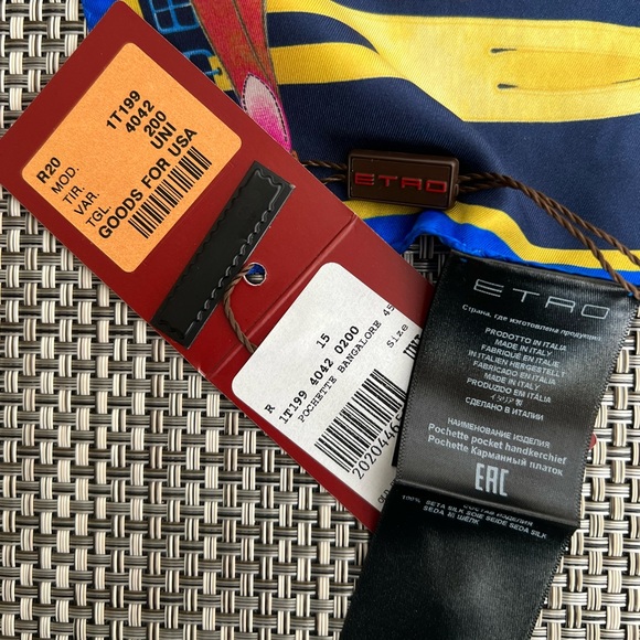 New Women’s “ETRO” Square Silk Scarf - Picture 4 of 6